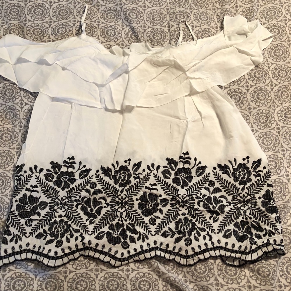 Mossimo off the shoulder top